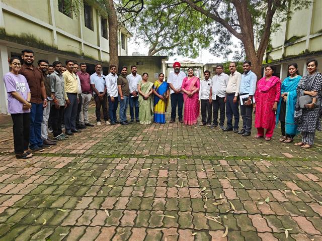 स्वामी आत्मानंद शासकीय अंग्रेजी माध्यम आदर्श महाविद्यालय में  जनभागीदारी समिति की प्रथम बैठक संपन्न